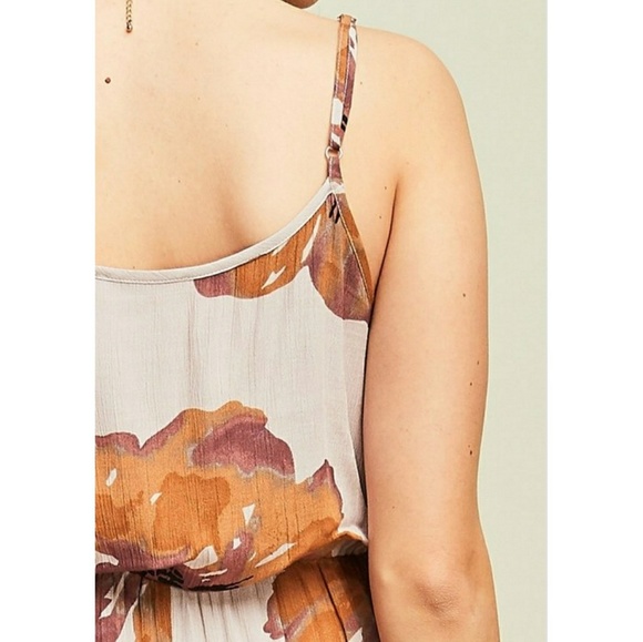 🆕🌿FLORAL BOUTIQUE MAXI DRESS🌿 - Picture 4 of 7